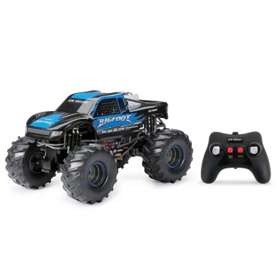 New Bright RC 1:10 Scale FF USB Monster Truck - Bigfoot - Black 7 New Bright RC 1:10 Scale FF USB Monster Truck - Bigfoot - Black - Image 7