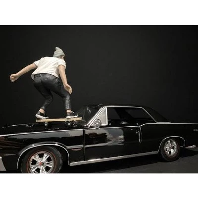 Skateboarder Figurine II for 1/18 Scale Models by American Diorama 1 Skateboarder Figurine II for 1/18 Scale Models by American Diorama