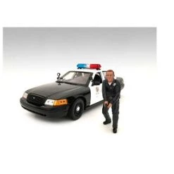 Police Officer III Figurine for 1/24 Scale Models by American Diorama