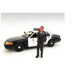 Police Officer I Figure For 1:18 Scale Models by American Diorama