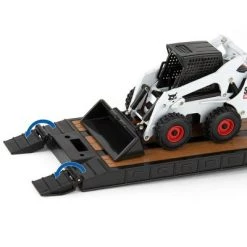 TOMY 1/32 Big Roads Peterbilt 579 with Lowboy Trailer and (2) Die Cast Bobcat S450 Skidloaders 47256