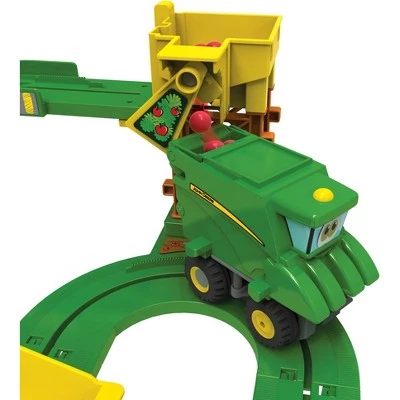 John Deere Big Loader Motorized Toy Train Set 6 John Deere Big Loader Motorized Toy Train Set - Image 6