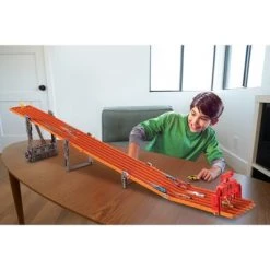 Hot Wheels Super 6-Lane Raceway
